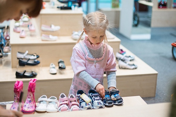 Какую обувь лучше всего выбрать ребенку на лето?