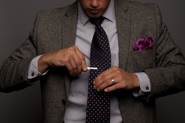 Зажим для галстука — одно из главных ювелирных украшений джентльмена