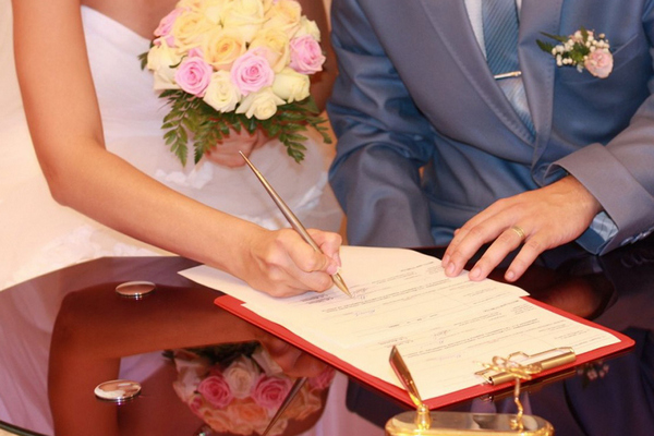Быстрая регистрация брака с иностранцем: особенности, преимущества и у