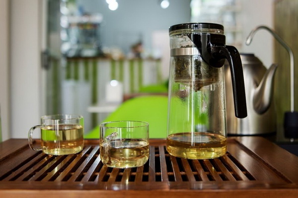 Прозрачный заварочный чайник New Tea: преимущества и характерные особе