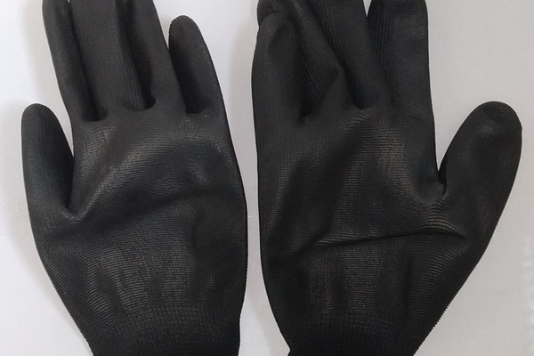 Специалисты компании "Инсайт" о покрытии рабочих перчаток