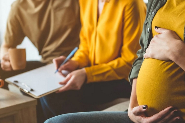 Суррогатное материнство: когда показано и в чем его суть