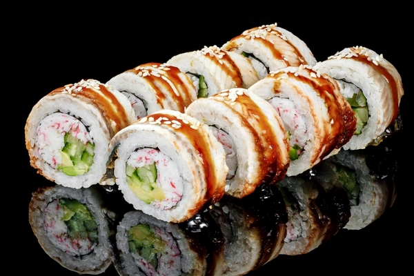 Суші для офісу: що замовити, щоб було зручно їсти на роботі